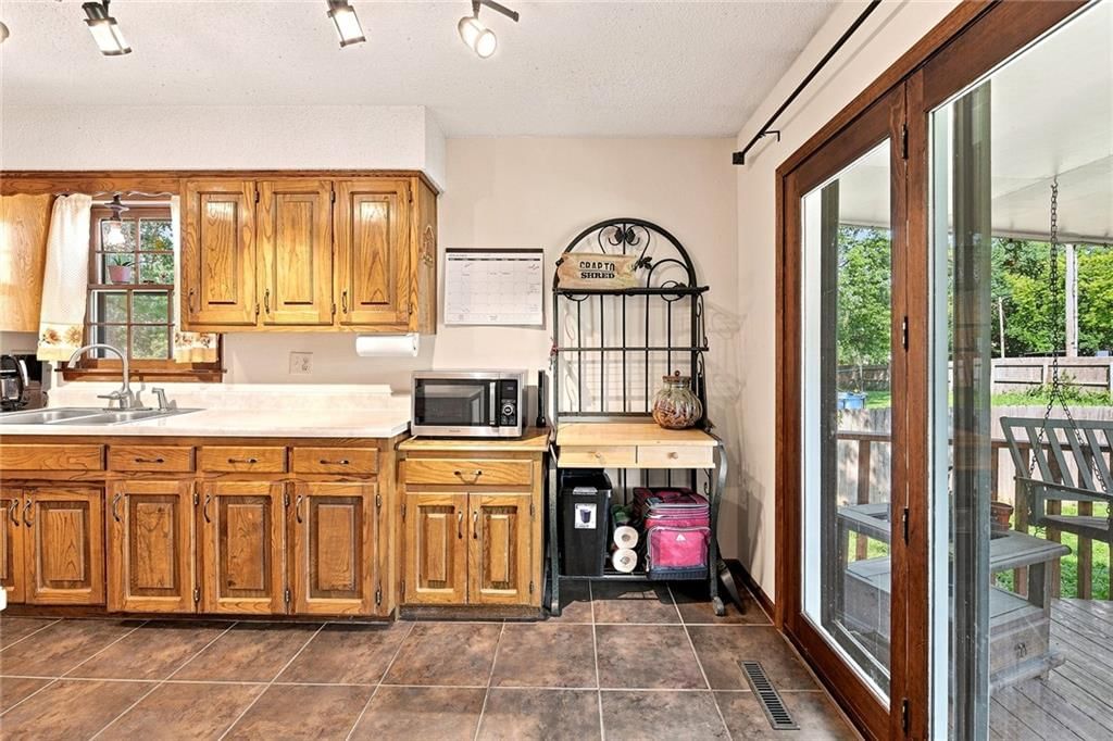 901 NW Valley Woods Drive — photo 18