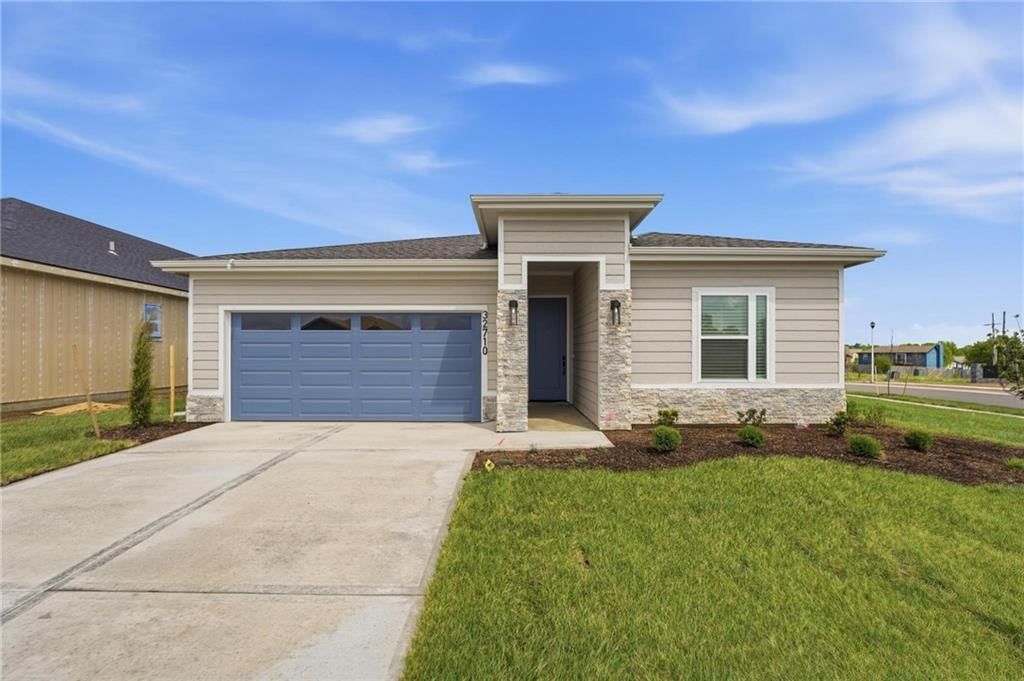 17546 Muncie Street — photo 1