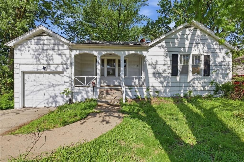 1506 S Hedges Avenue — photo 2