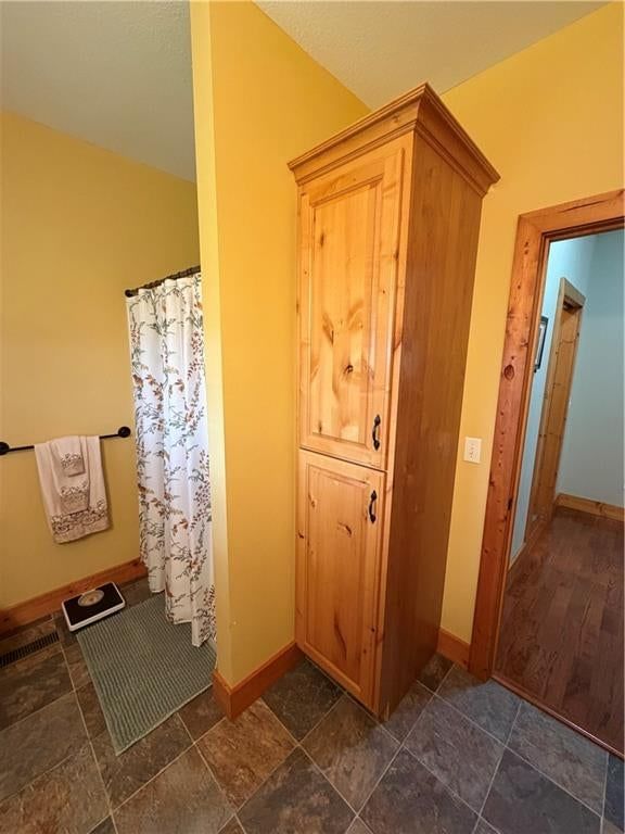 954 Tioga Rd — photo 32