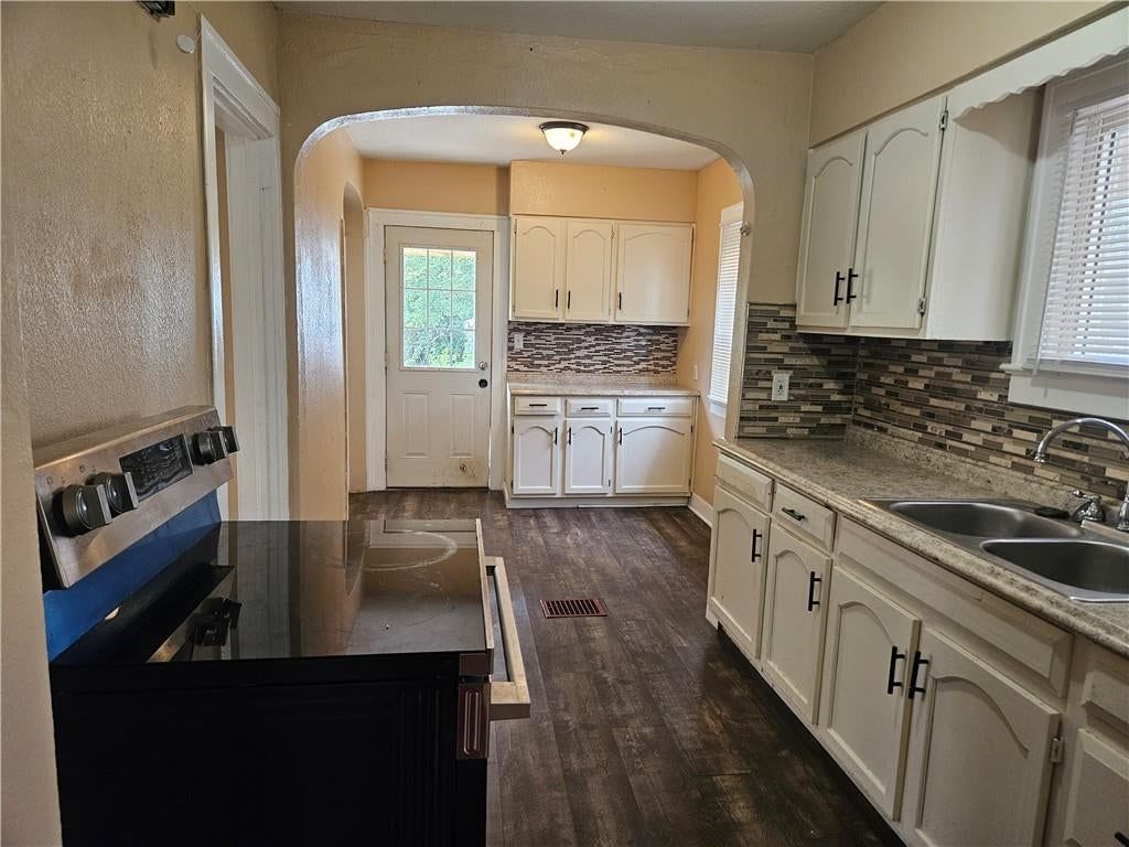 6214 Swope Parkway — photo 8
