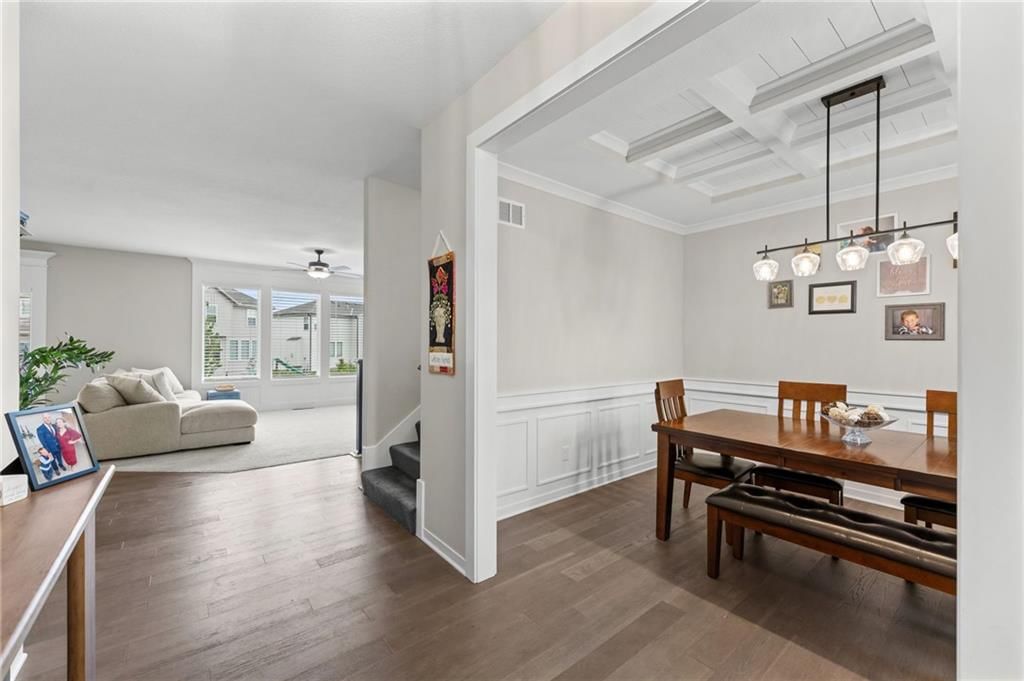 5837 Belmont Drive — photo 6