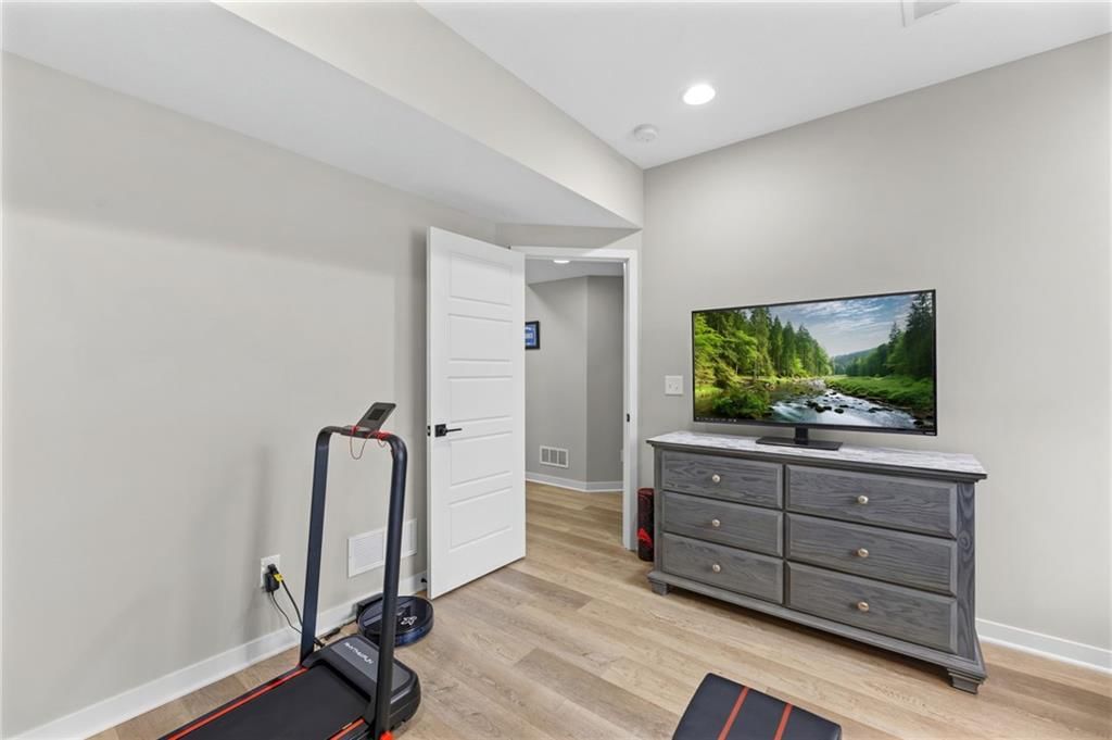 5837 Belmont Drive — photo 54