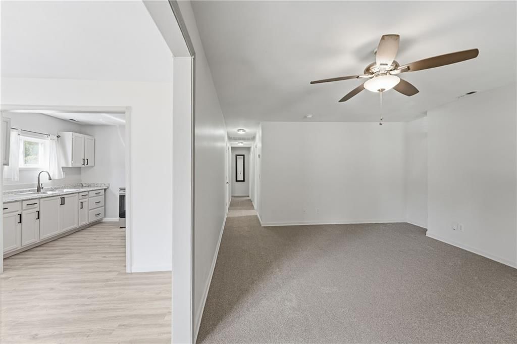 8310 Wayne Avenue — photo 9