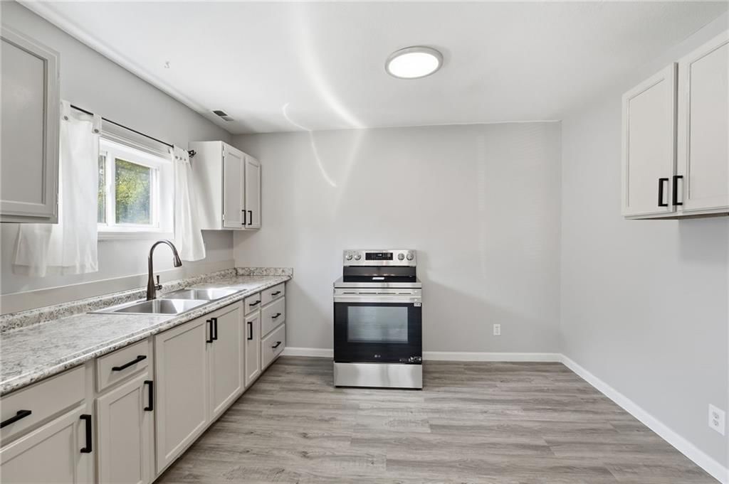 8310 Wayne Avenue — photo 15