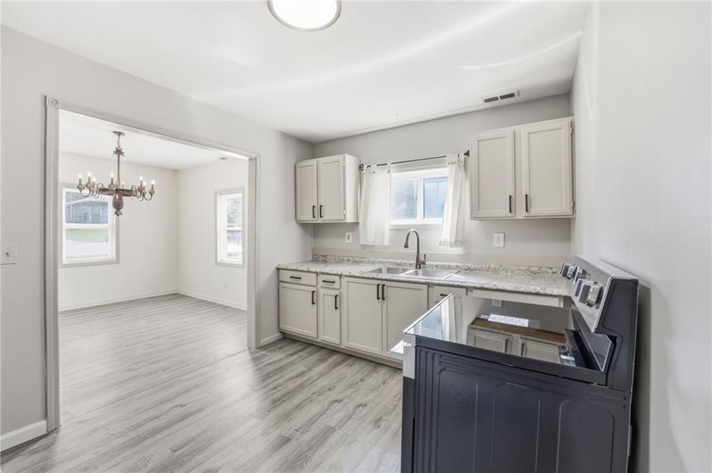 8310 Wayne Avenue — photo 17