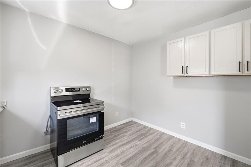 8310 Wayne Avenue — photo 18