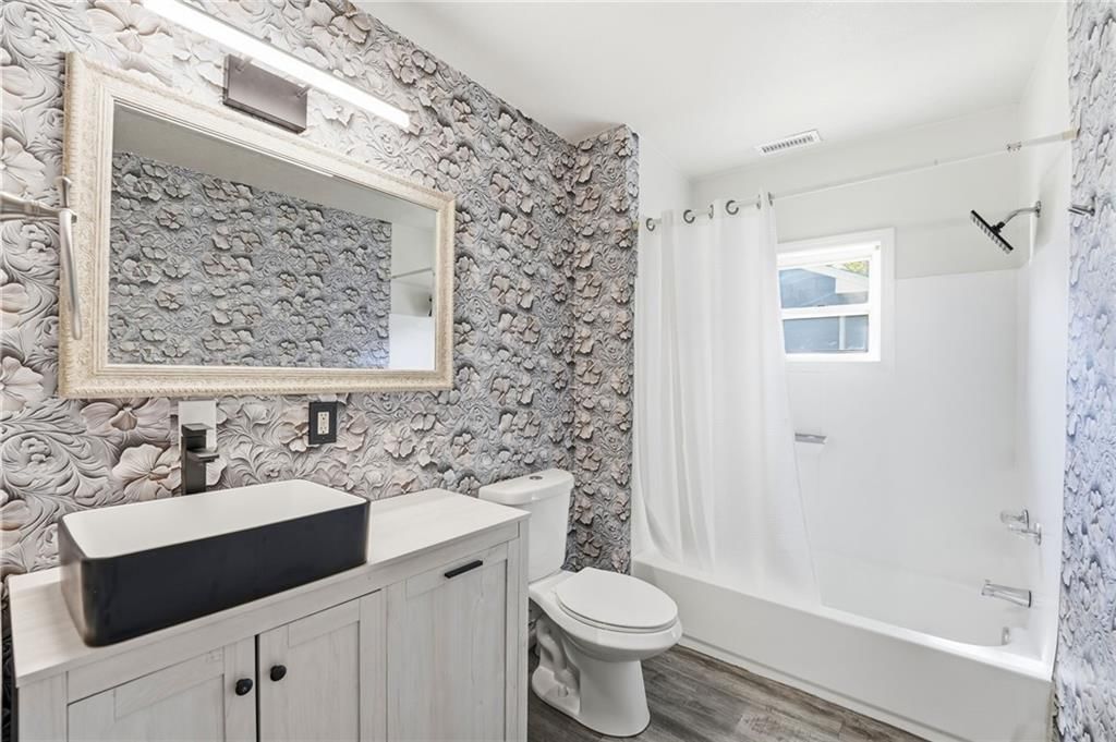 8310 Wayne Avenue — photo 32