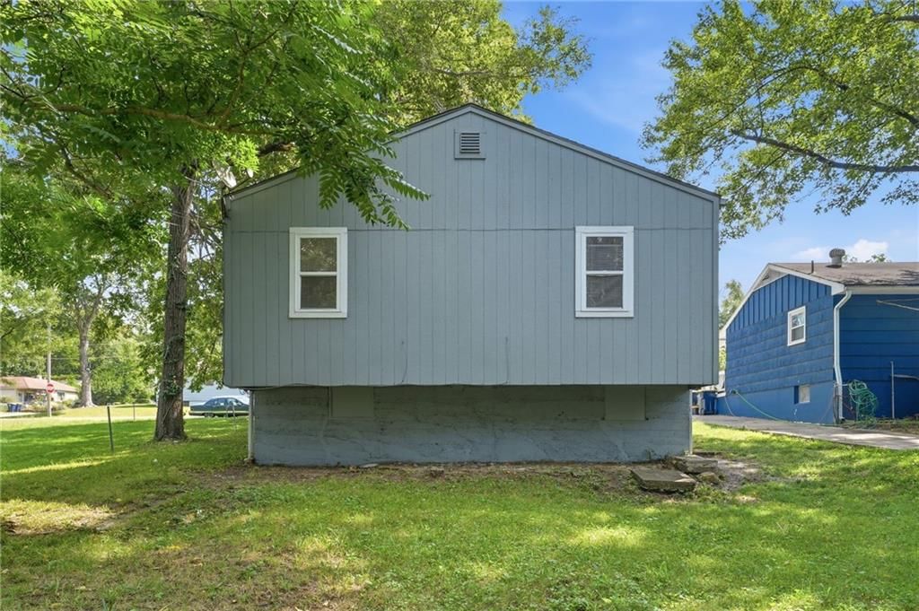 8310 Wayne Avenue — photo 36