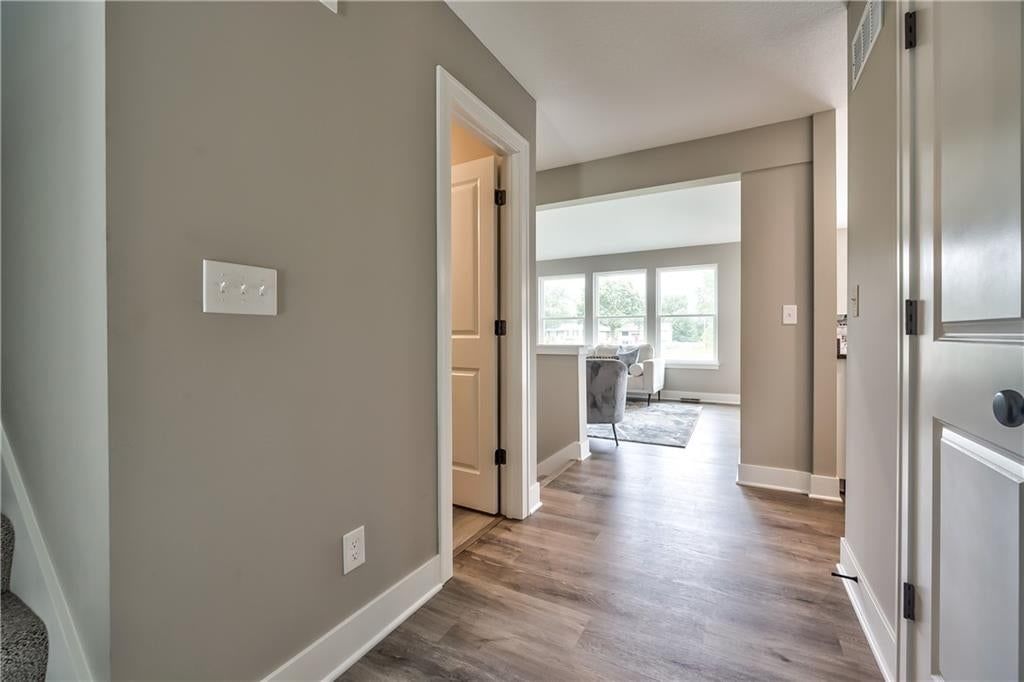 Photo 4 of 21 - 306 N Franklin Street, Spring Hill, KS 66083