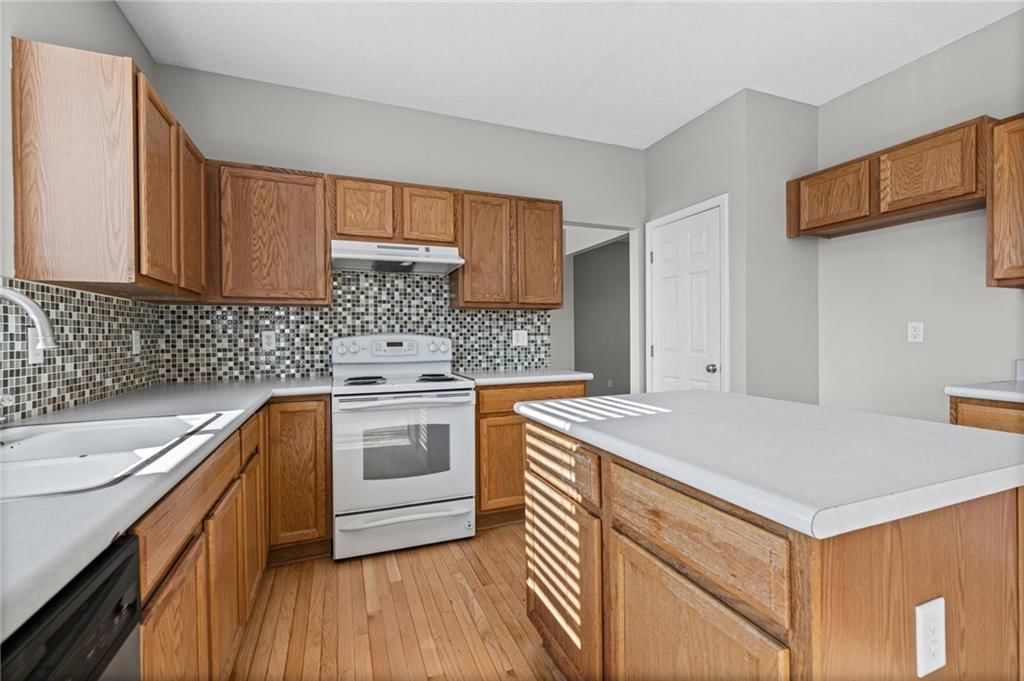 1807 W Fredrickson Drive — photo 13