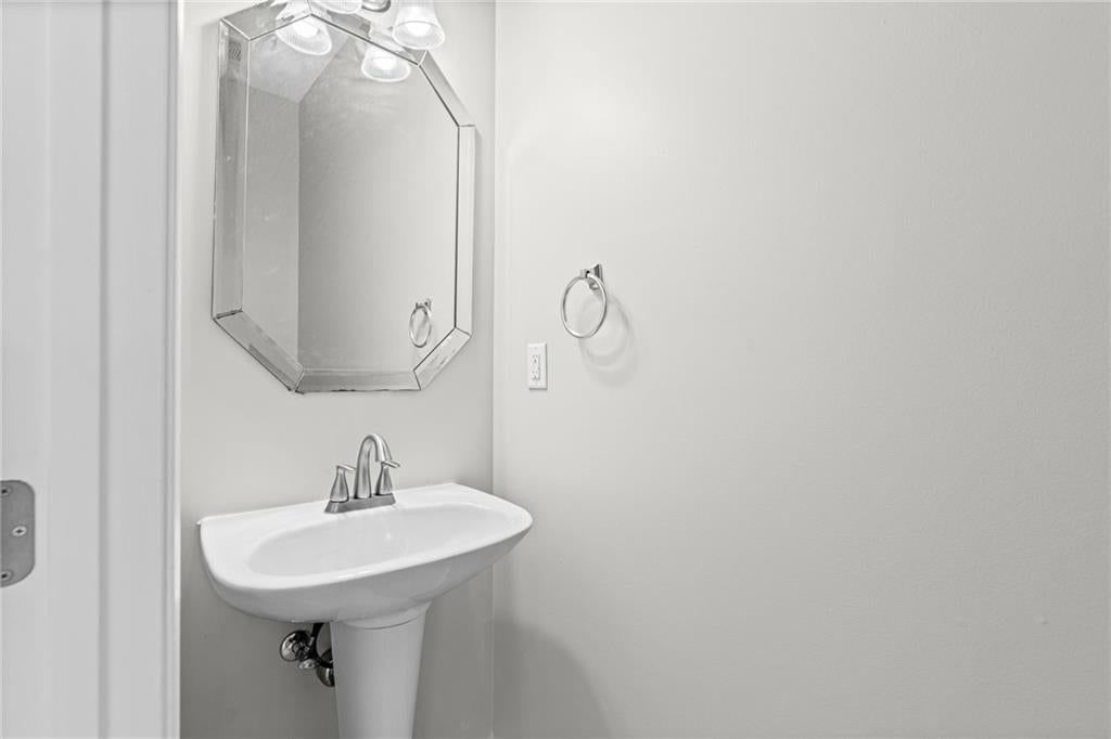 1807 W Fredrickson Drive — photo 16