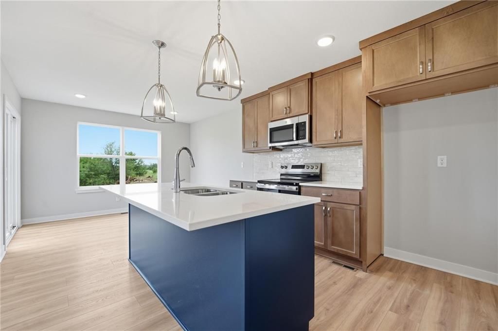 808 Glenn Circle — photo 2