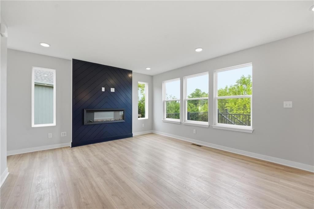 808 Glenn Circle — photo 3