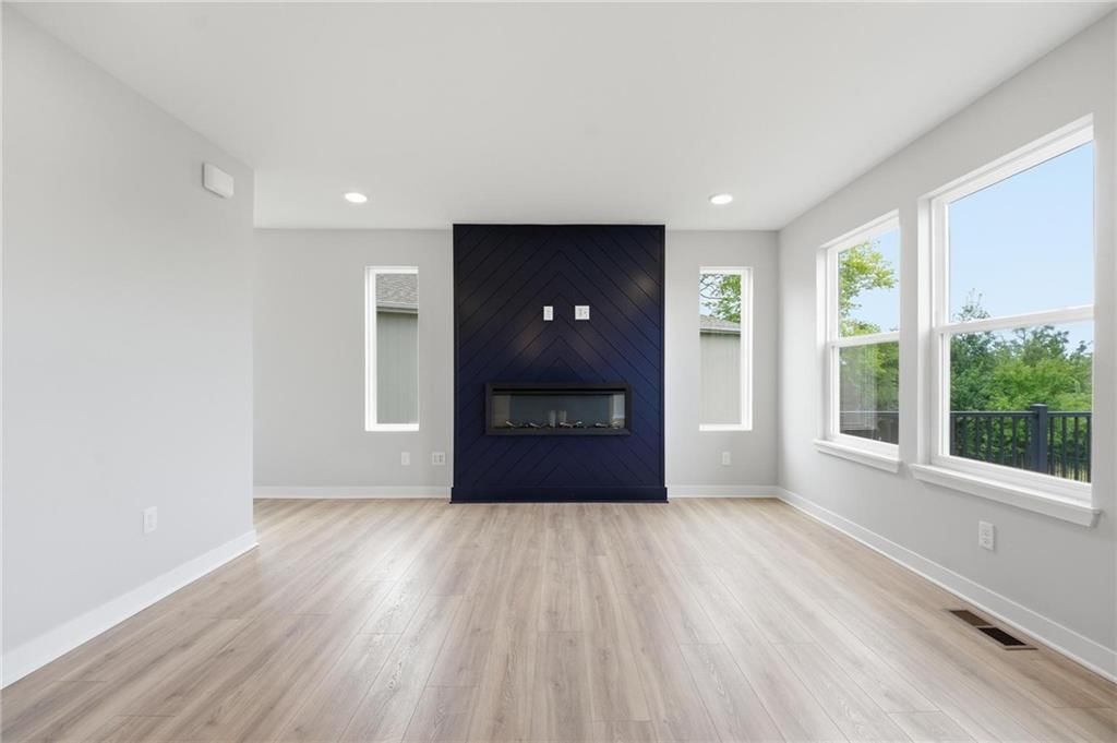 808 Glenn Circle — photo 8