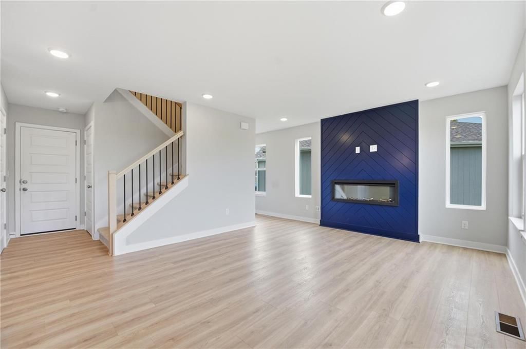 808 Glenn Circle — photo 9