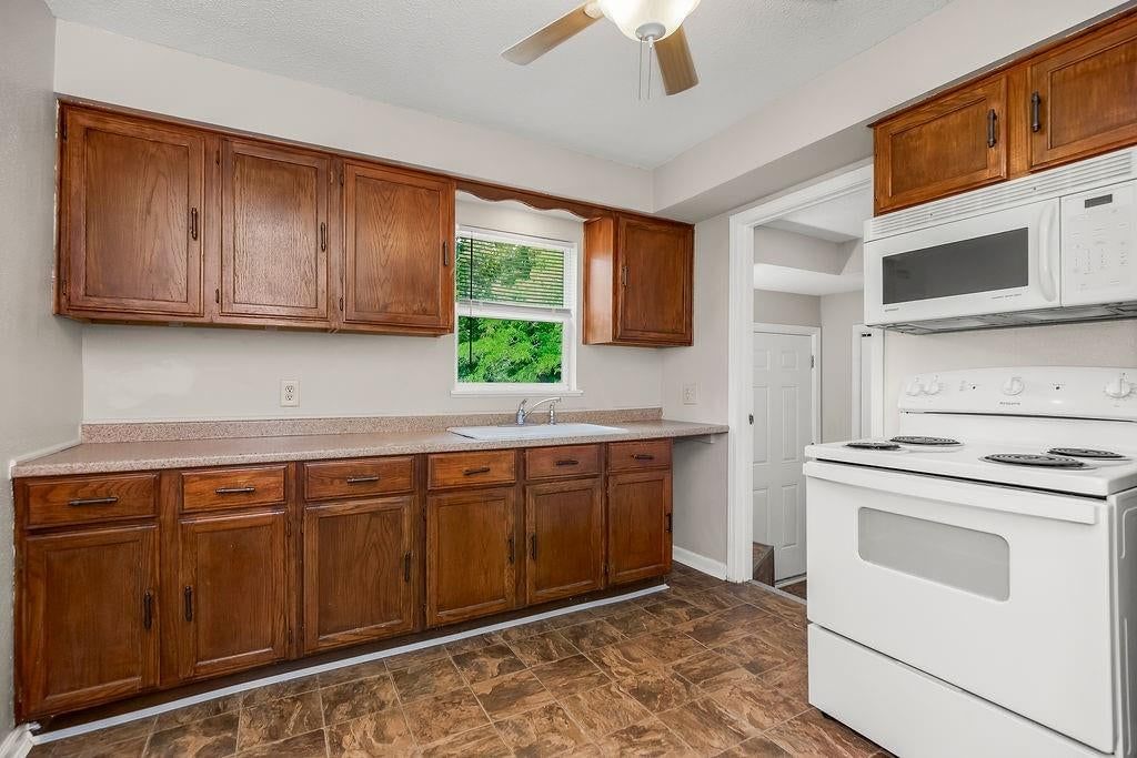 2922 S 9th Terrace — photo 8