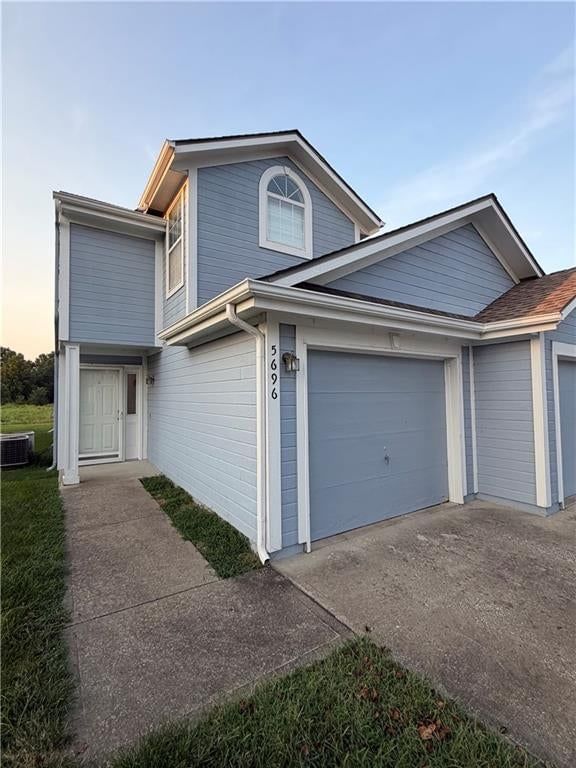 5696 NW Plantation Lane, Lee's Summit, MO