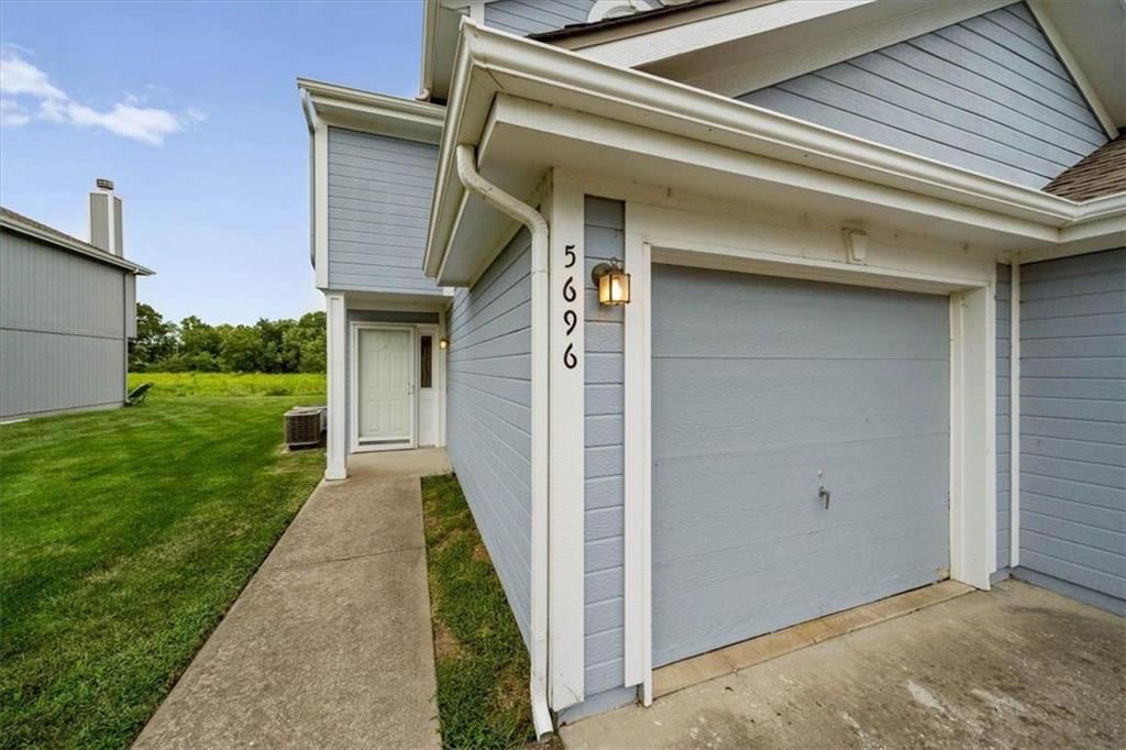 Photo 4 of 25 - 5696 NW Plantation Lane #174 A, Lee's Summit, MO 64064