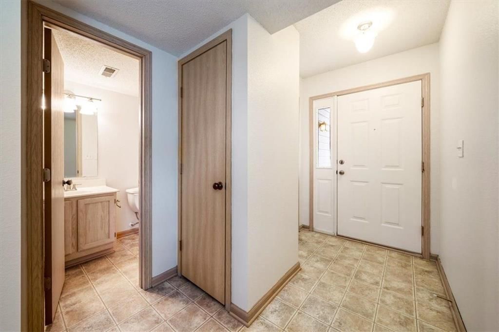 Photo 5 of 25 - 5696 NW Plantation Lane #174 A, Lee's Summit, MO 64064