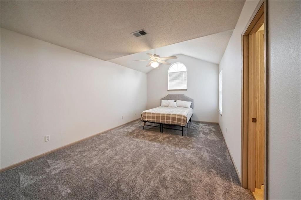 Photo 16 of 25 - 5696 NW Plantation Lane #174 A, Lee's Summit, MO 64064