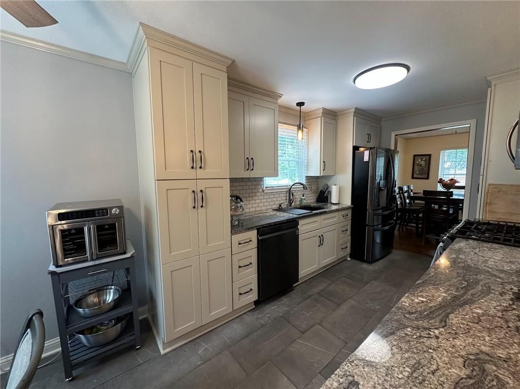 6440 Greenwood Street — photo 8