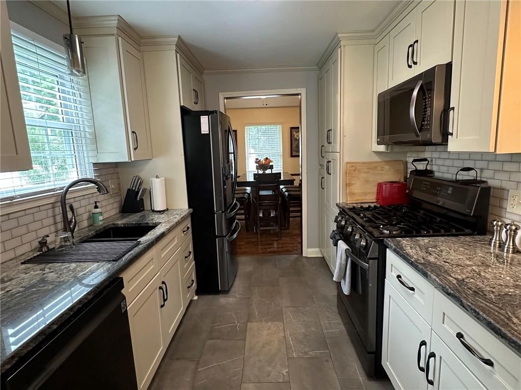 6440 Greenwood Street — photo 9