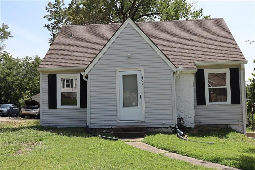Photo 5 of 24 - 403 NE 41st Street, Kansas City, MO 64116