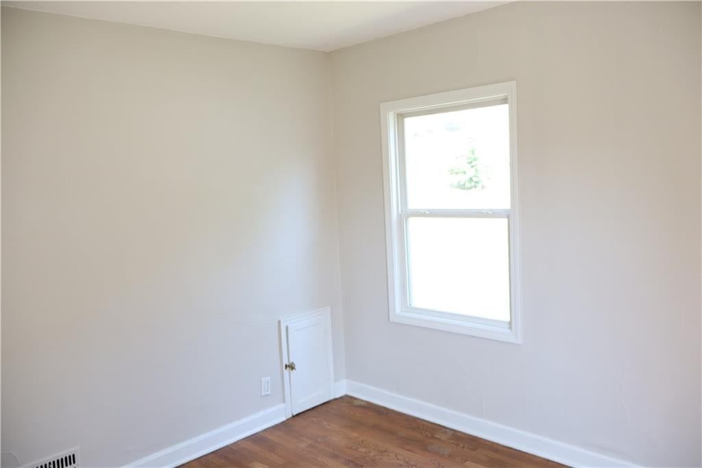 Photo 12 of 24 - 403 NE 41st Street, Kansas City, MO 64116