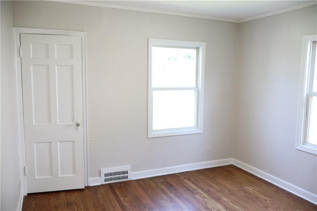 Photo 13 of 24 - 403 NE 41st Street, Kansas City, MO 64116