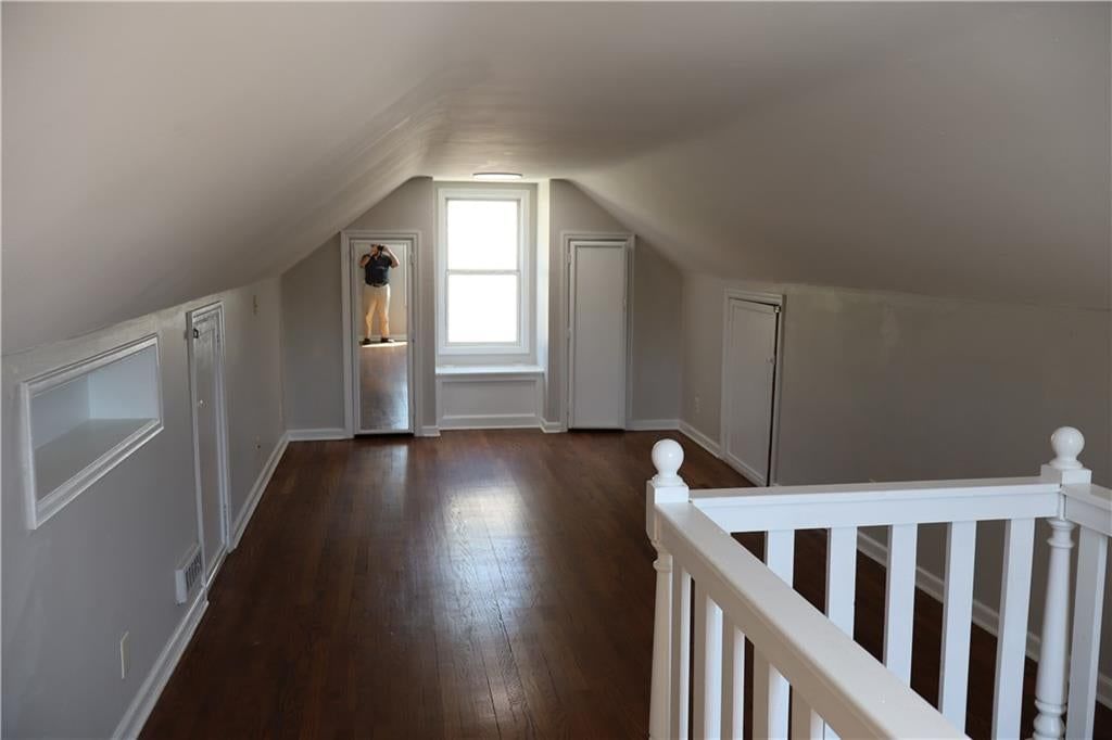 Photo 17 of 24 - 403 NE 41st Street, Kansas City, MO 64116