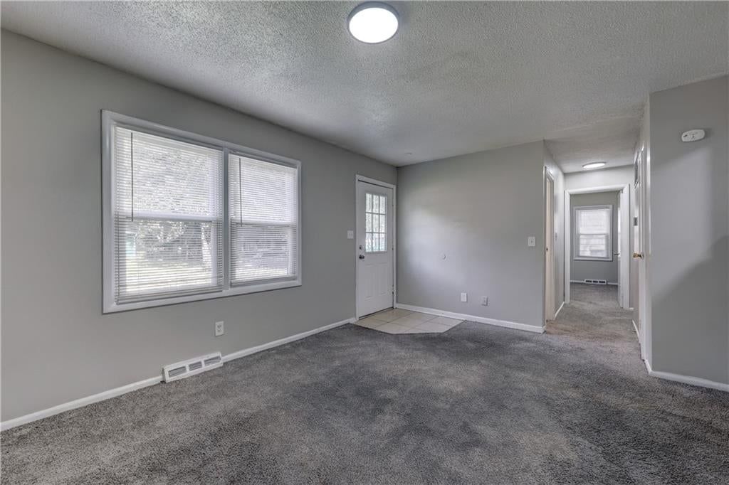 11303 Donnelly Avenue — photo 4
