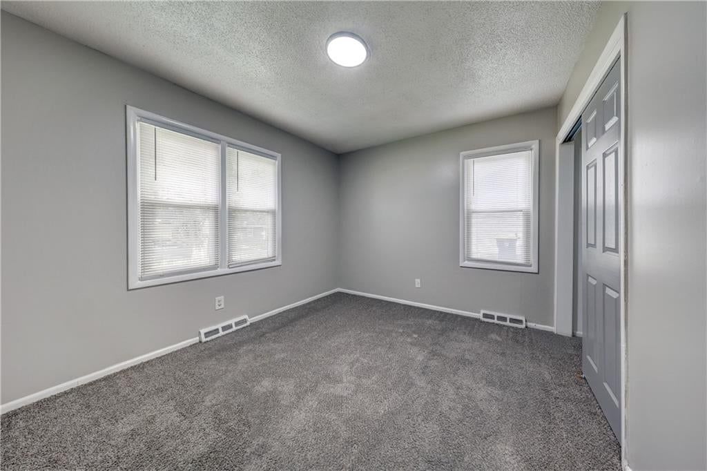 11303 Donnelly Avenue — photo 12