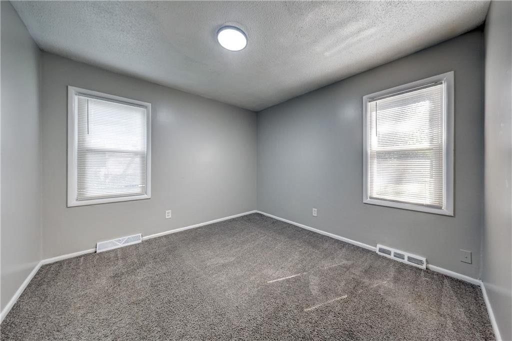 11303 Donnelly Avenue — photo 14