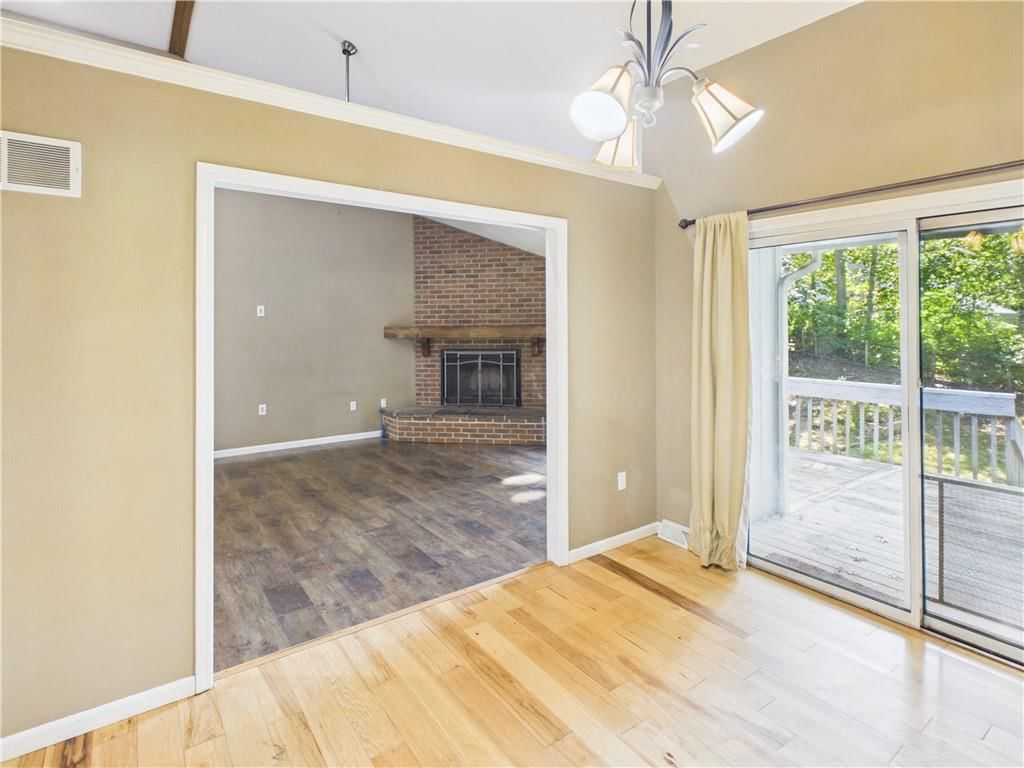 1407 Woodlawn Drive — photo 10