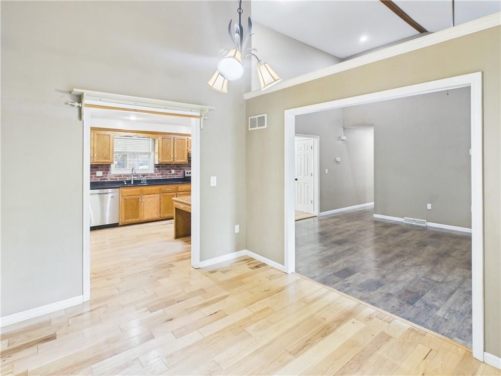 1407 Woodlawn Drive — photo 11