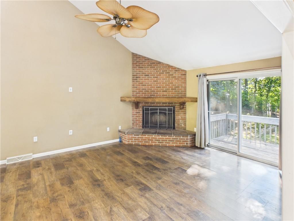 1407 Woodlawn Drive — photo 12