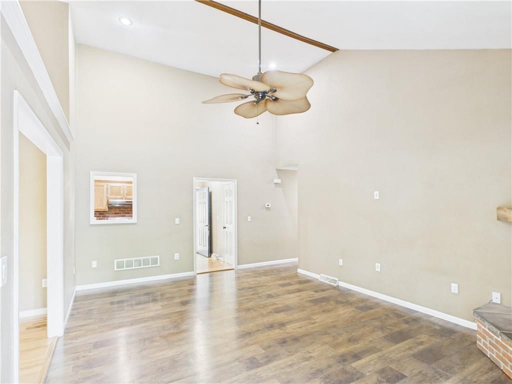 1407 Woodlawn Drive — photo 13