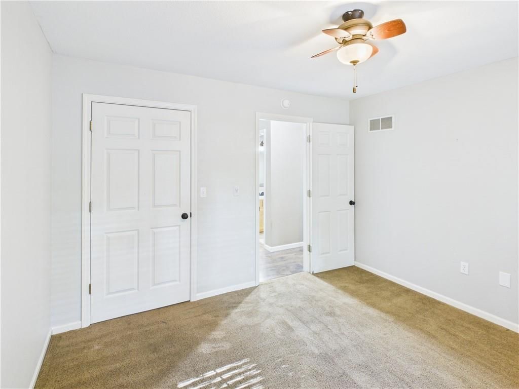 1407 Woodlawn Drive — photo 21