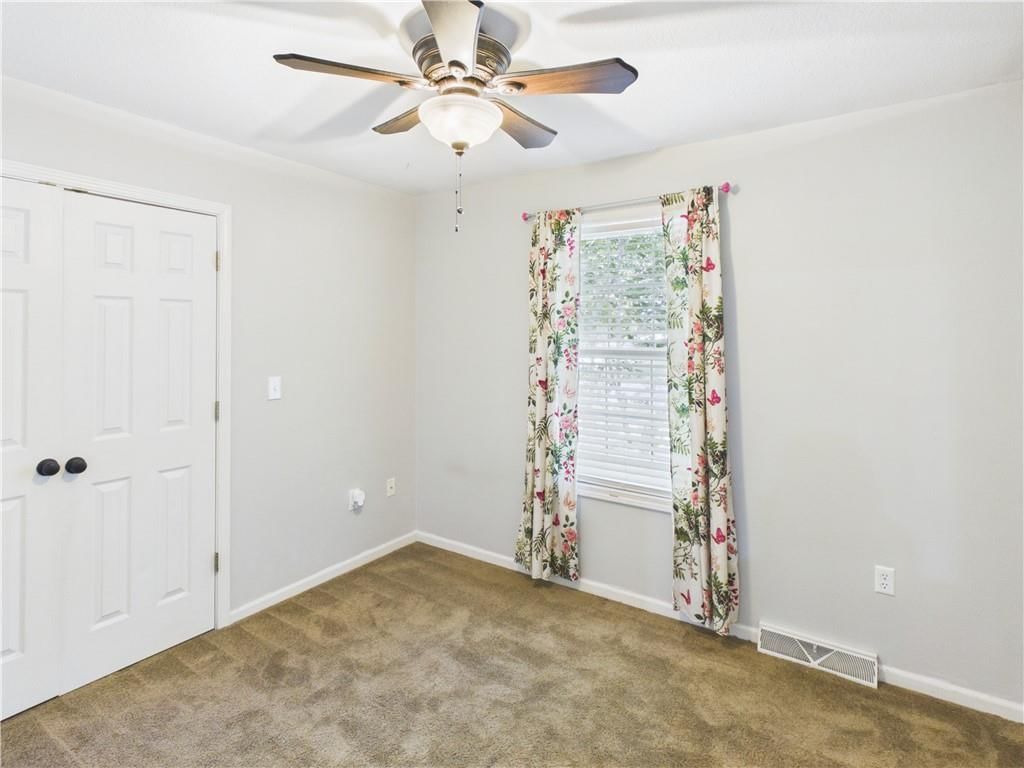 1407 Woodlawn Drive — photo 29