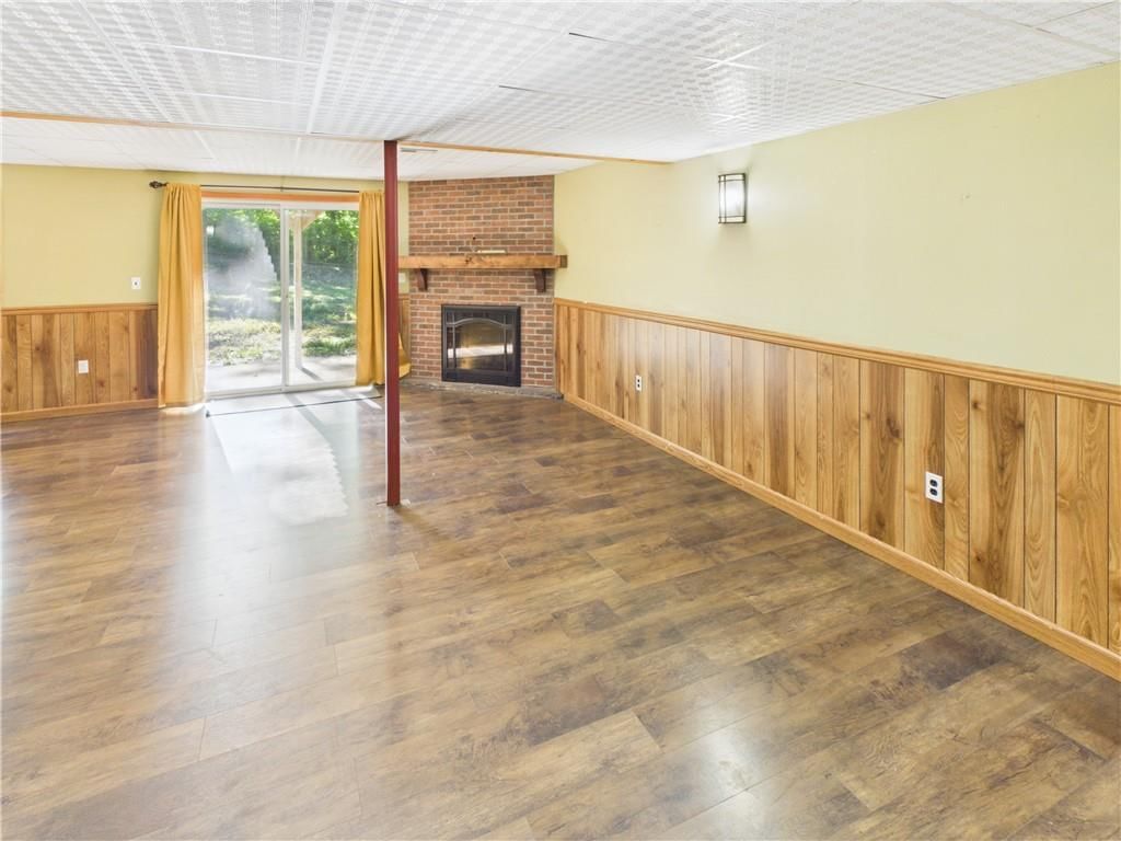 1407 Woodlawn Drive — photo 31