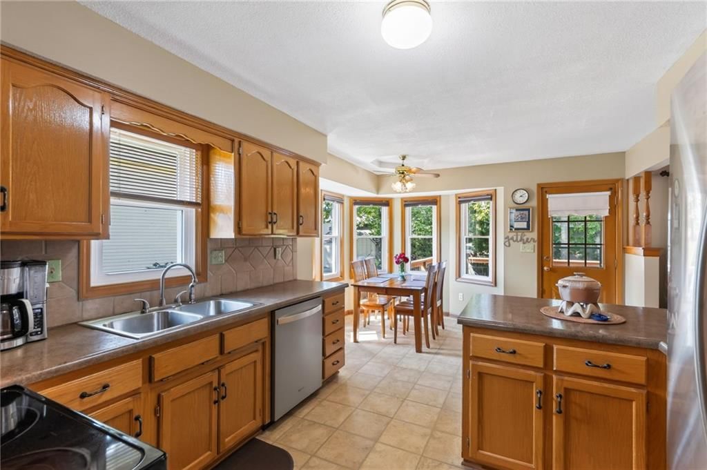 320 Regency Park Street — photo 16
