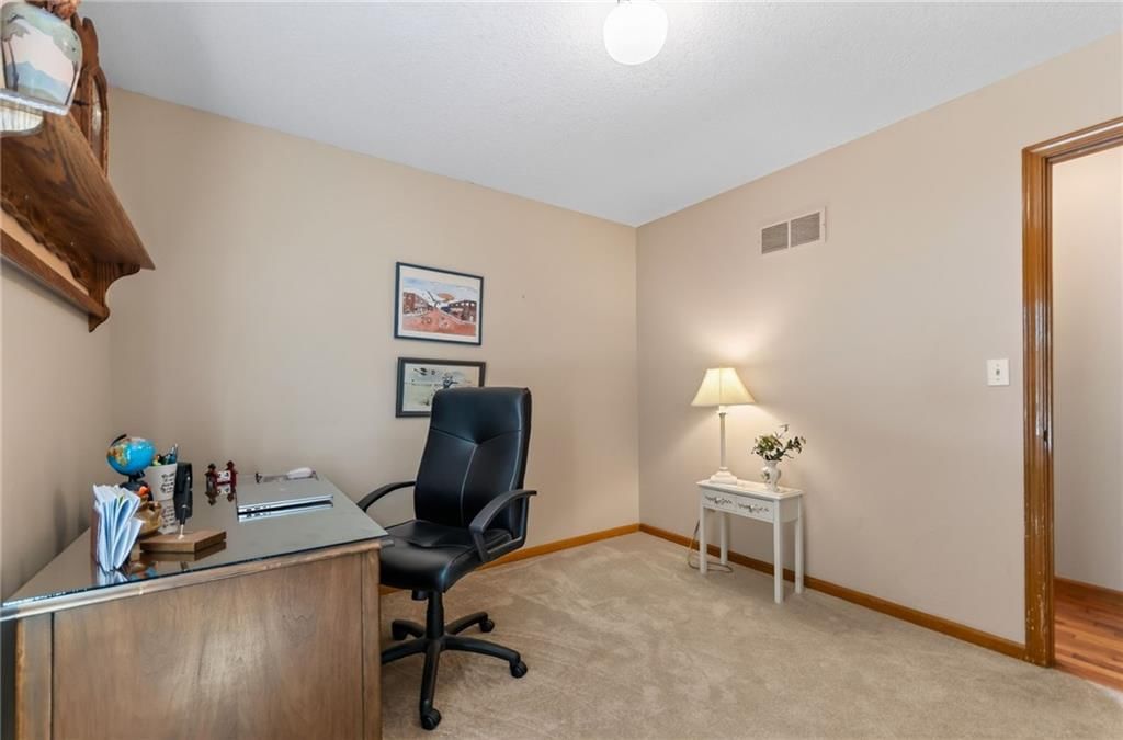 320 Regency Park Street — photo 28