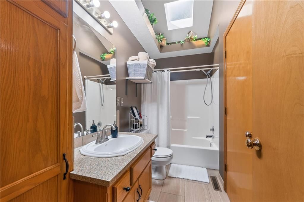 320 Regency Park Street — photo 29