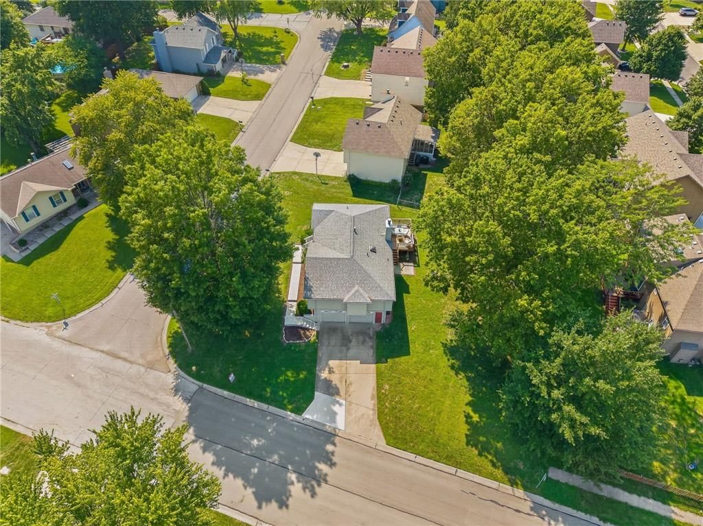 320 Regency Park Street — photo 32