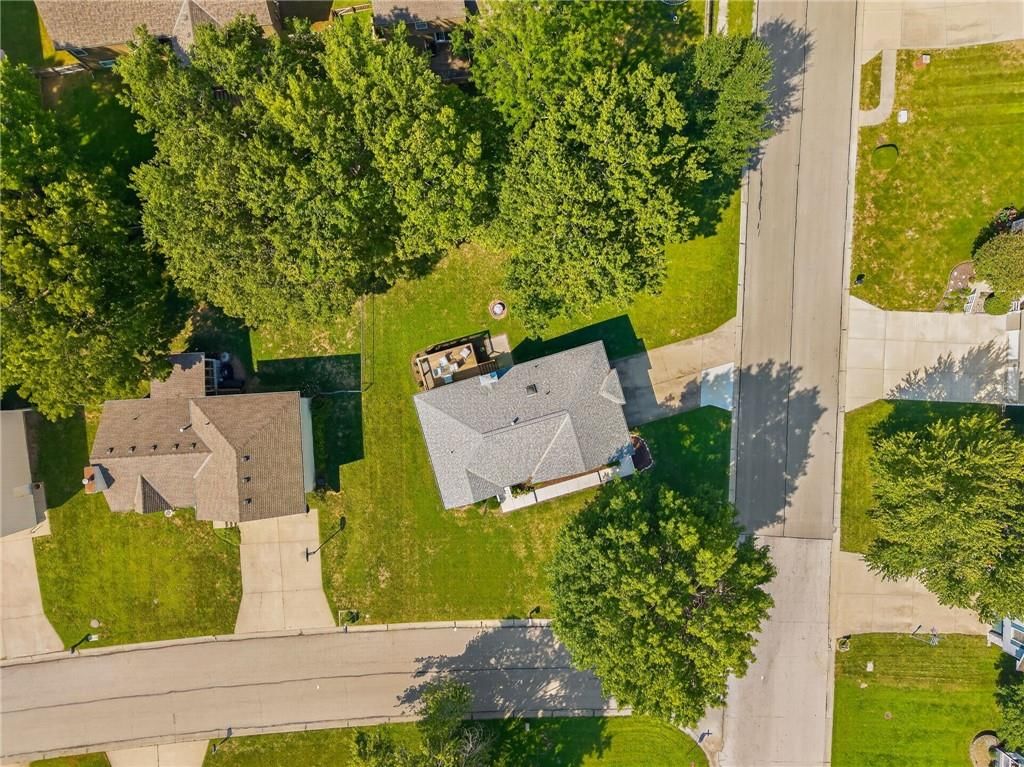 320 Regency Park Street — photo 37