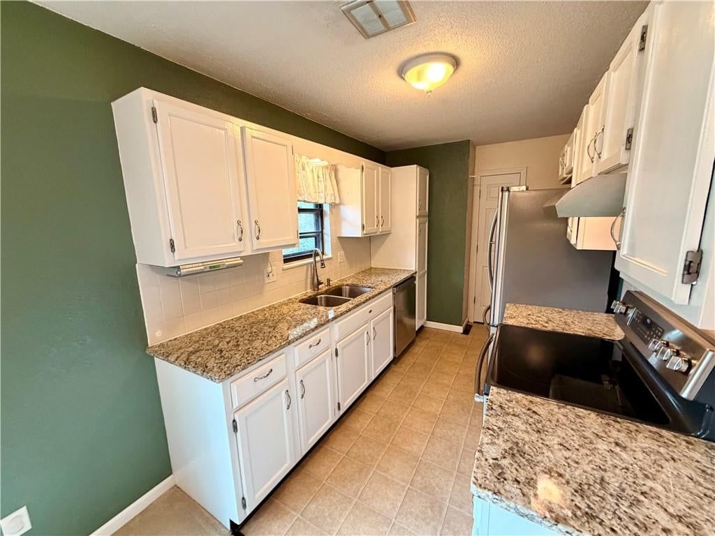 700 SW 24th Street — photo 11