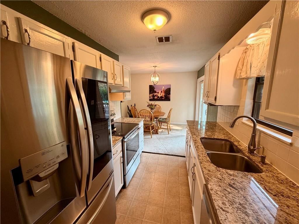 700 SW 24th Street — photo 14