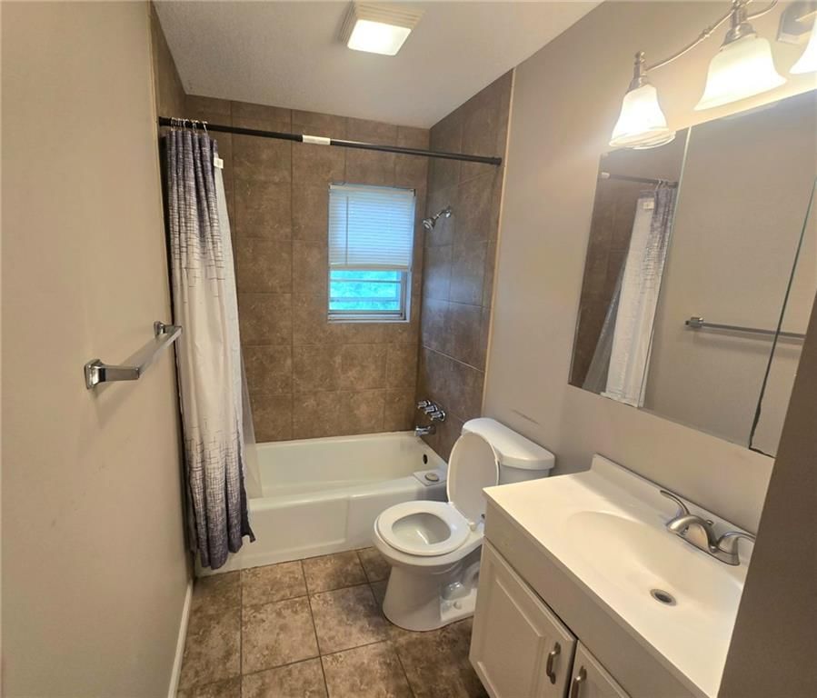 11527 Richmond Avenue — photo 4