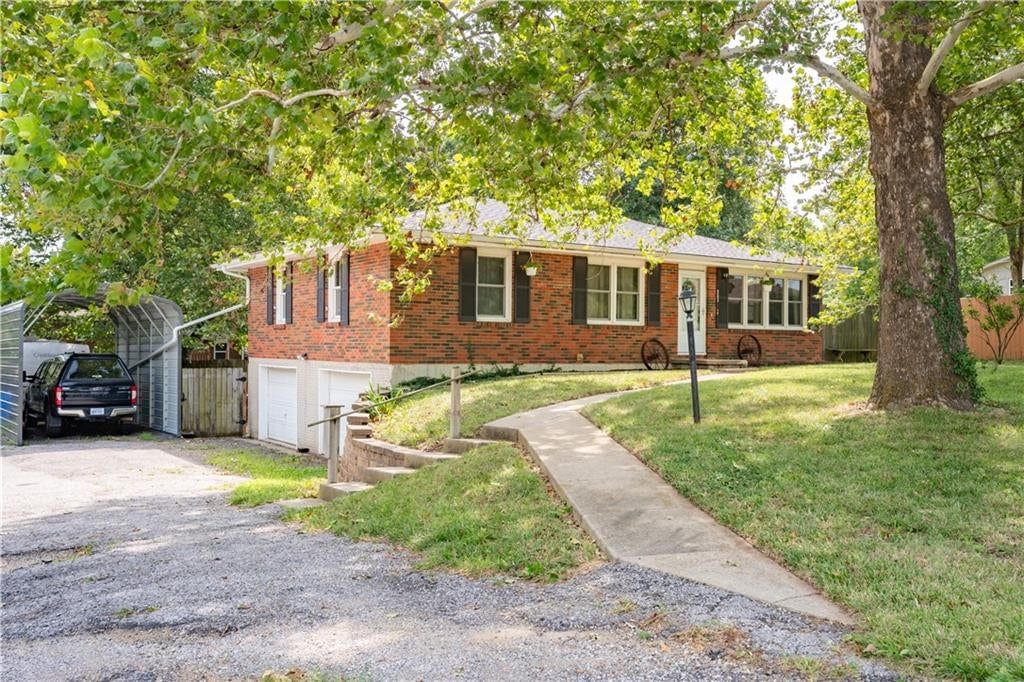903 West Street, Tonganoxie, KS